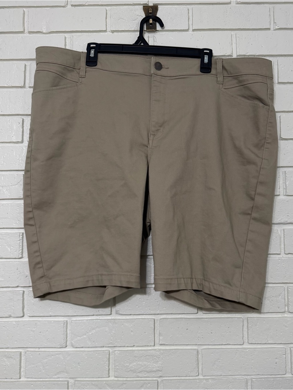 Lane Bryant Women’s Khaki Bermuda Shorts Size 26 Stretch Cotton Beige